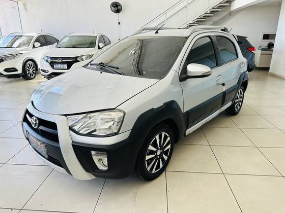 TOYOTA ETIOS CROSS 1.5 16V FLEX 4P MANUAL TOYOTA ETIOS CROSS 1.5 16V FLEX 4P MANUAL